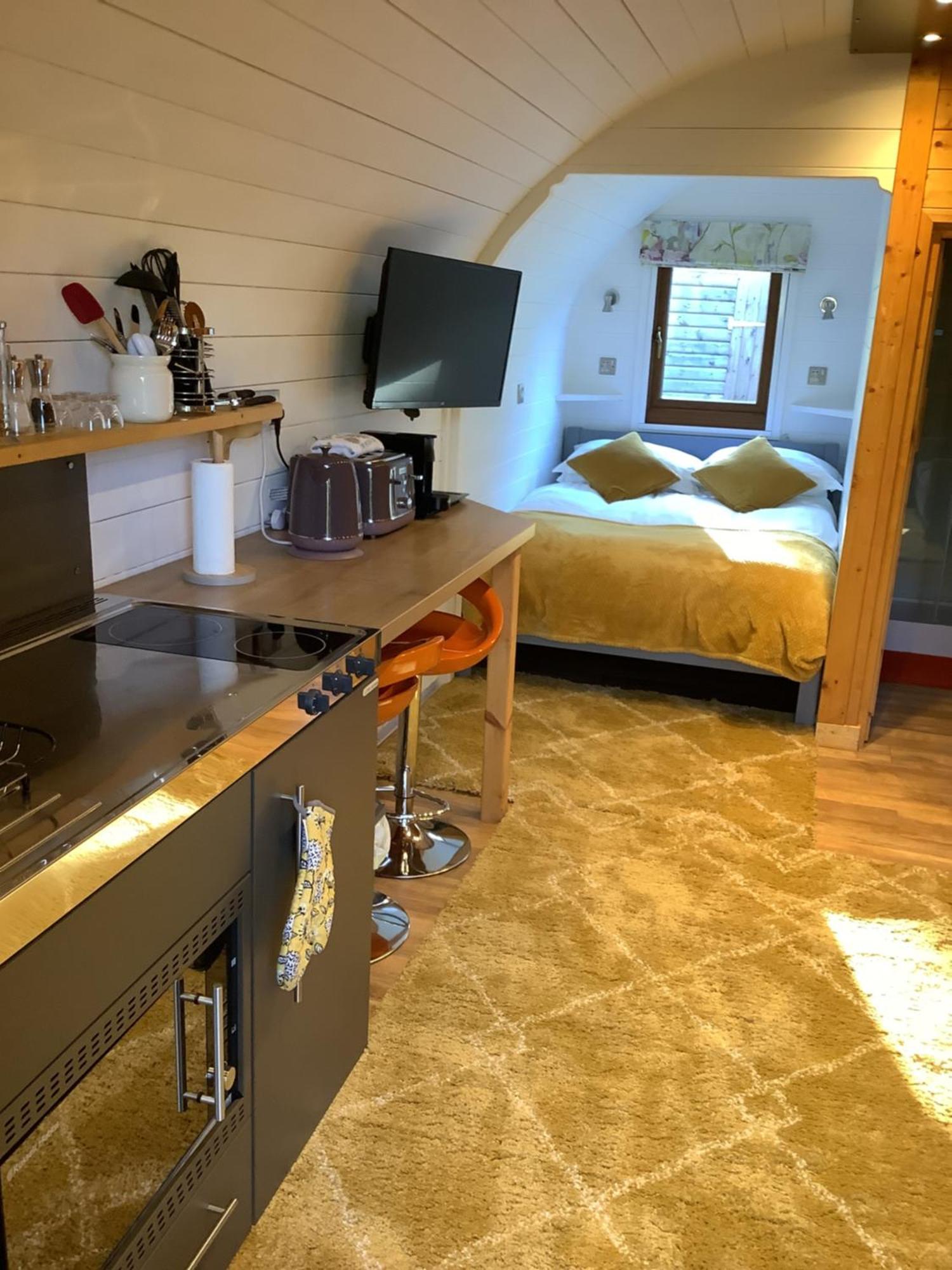 Little London Bed & Breakfast And Glamping Pod Hotel Abercraf Ngoại thất bức ảnh